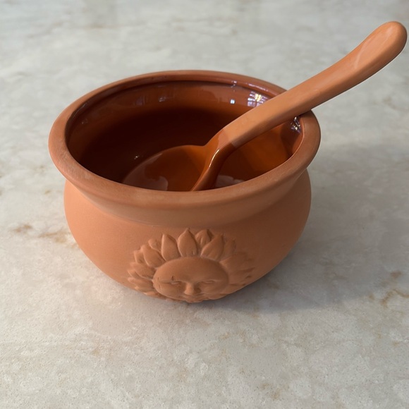 Terracotta Clay Pot with Spoon - Picture 1 of 5